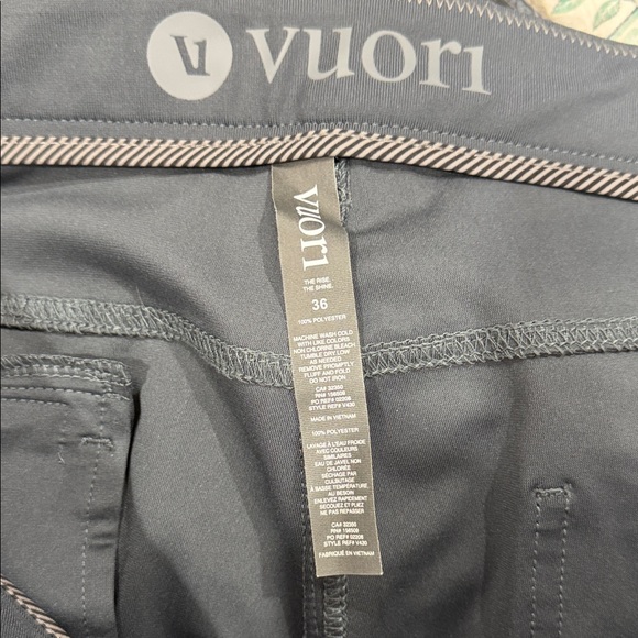 Vuori Men's The Rise The Shine Performance Pants - Charcoal Grey (V431) - Picture 6 of 11